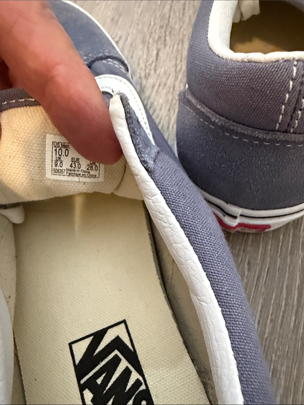 Vans Men’s Low-Top Suede Sneakers in Navy and White: Never Worn - Picture 4 of 5